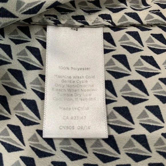 Talbots Nantucket Sleeveless Shirt Small Geometric Print Button Down - Picture 7 of 9